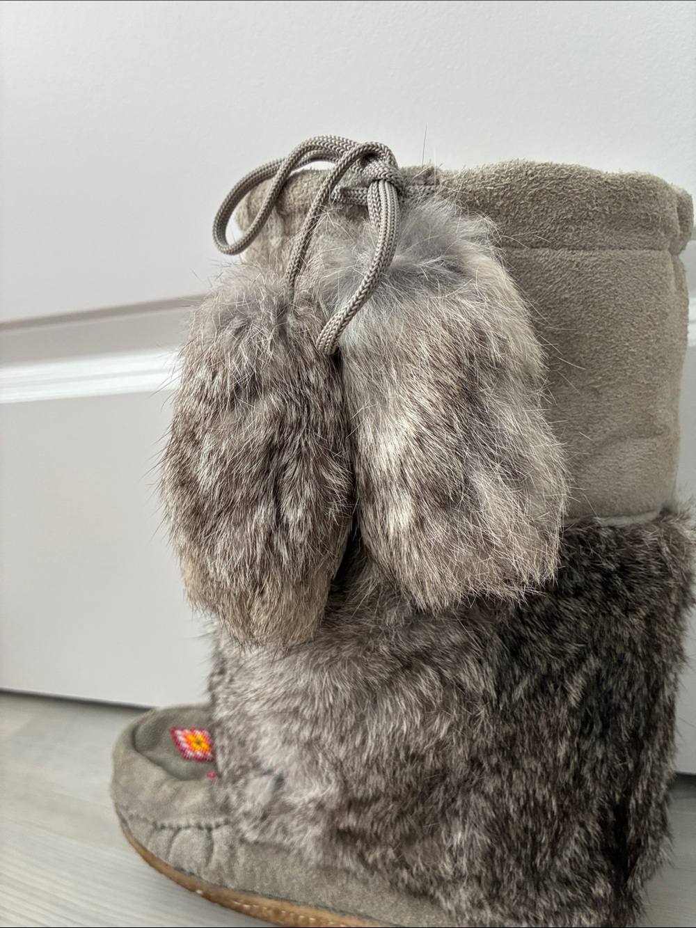 Authentic Inuit Made Mukluks - Grey Rabbit Fur - Picture 3 of 5